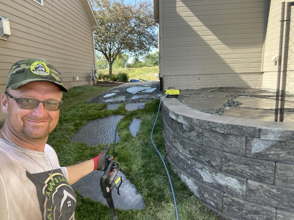 omaha landscapers at work